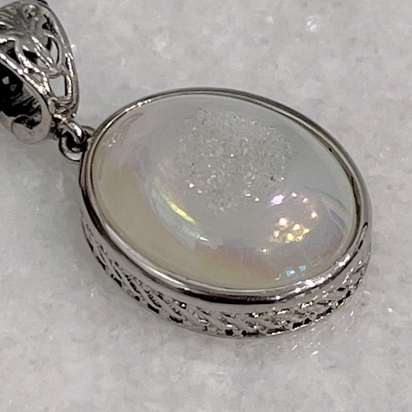 Pearl Shimmer Drusy Quartz with Thai Spinel Bead Necklace - Picture 7 of 13